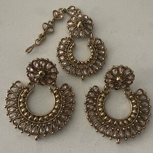 Indian Fashion Jewelry - Earring and Tikka Set